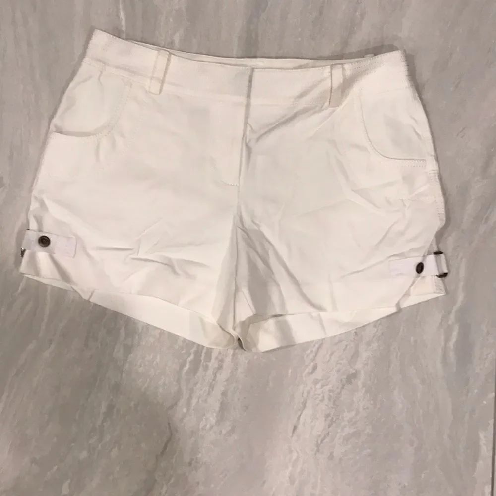 🎉final deal 🎉Cache white color short🌞